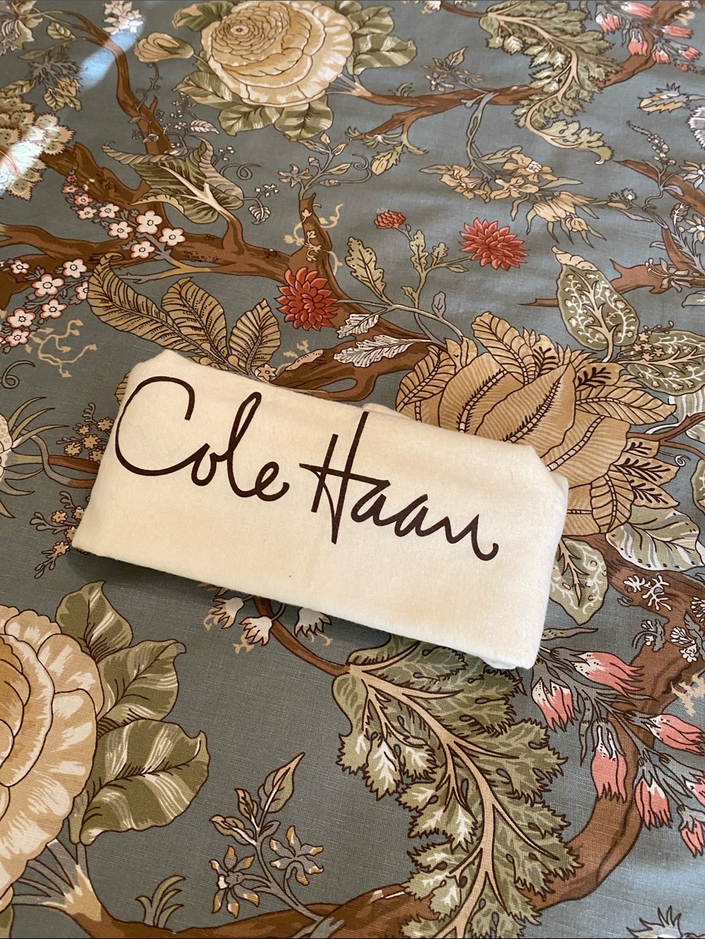 Cole Haan Cream Flannel Cotton Drawstring dust bag (20x18 inches)